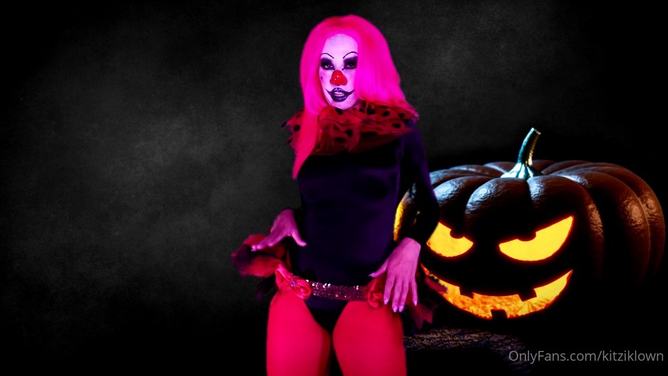 Kitzi Klown - Raise Your Hand If You Have A Small -Handpicked Jerk-Off Instruction